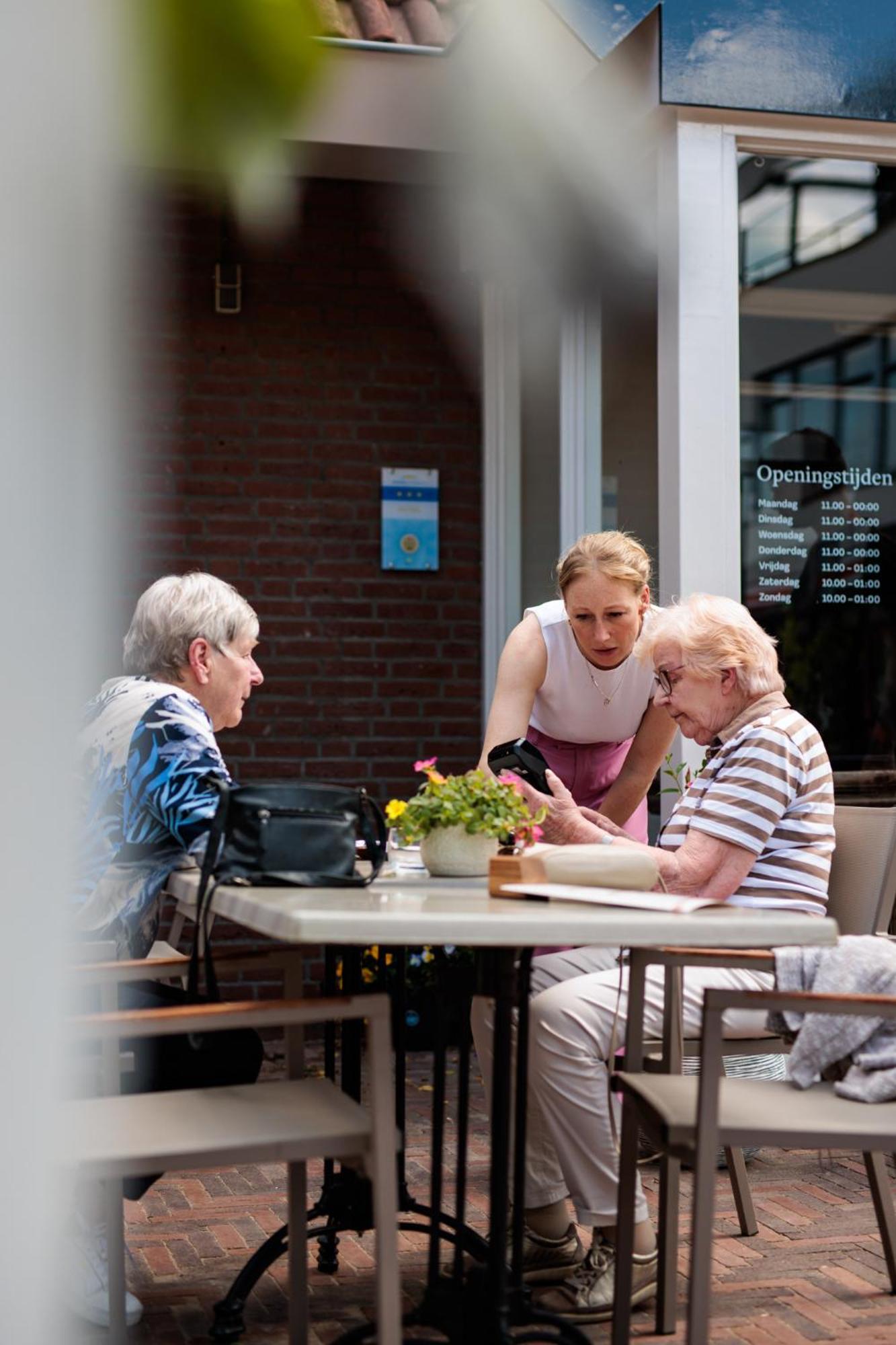 Hotel Beau Bergeijk Bagian luar foto