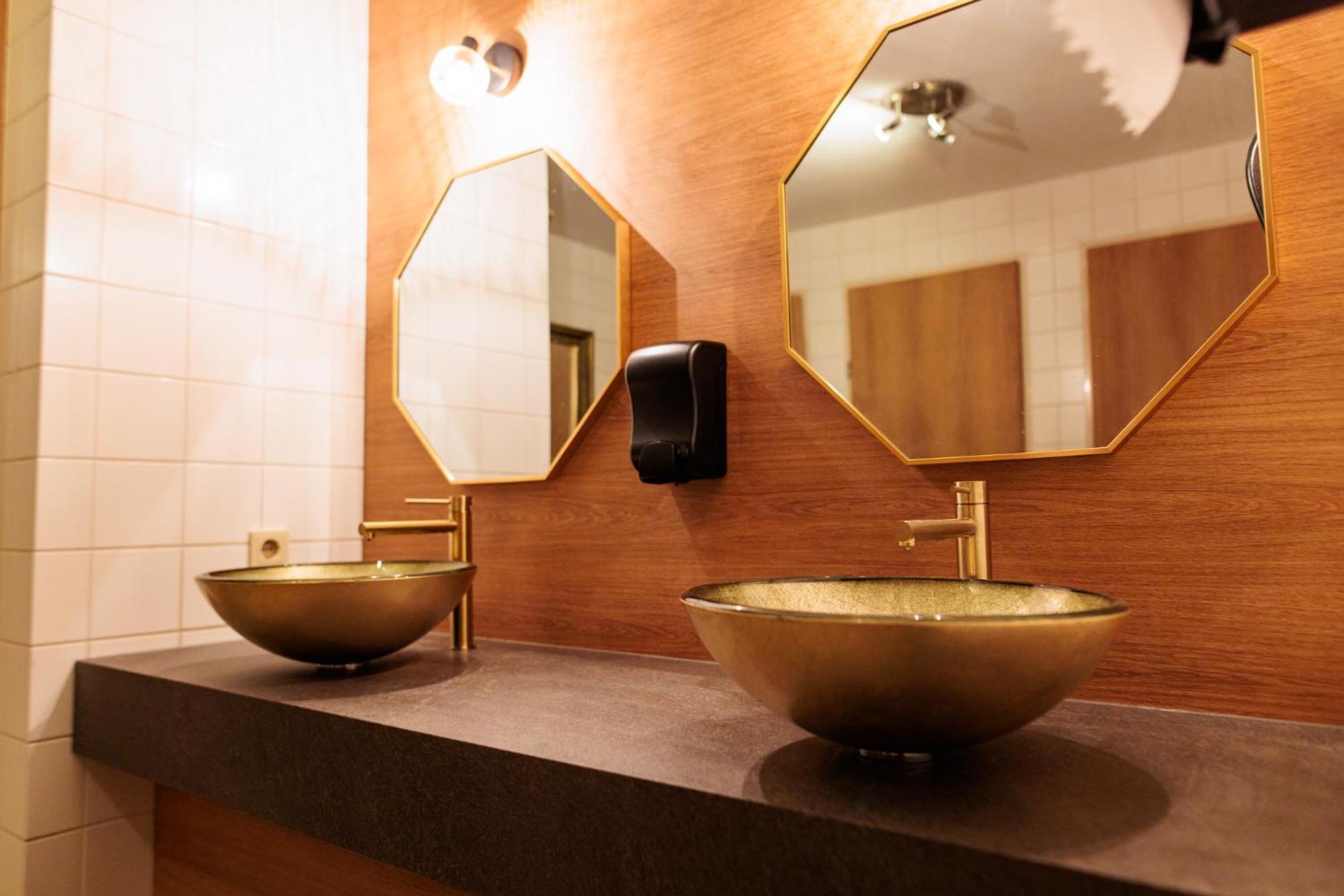 Hotel Beau Bergeijk Bagian luar foto