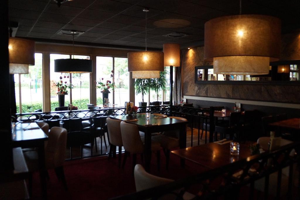 Hotel Beau Bergeijk Bagian luar foto